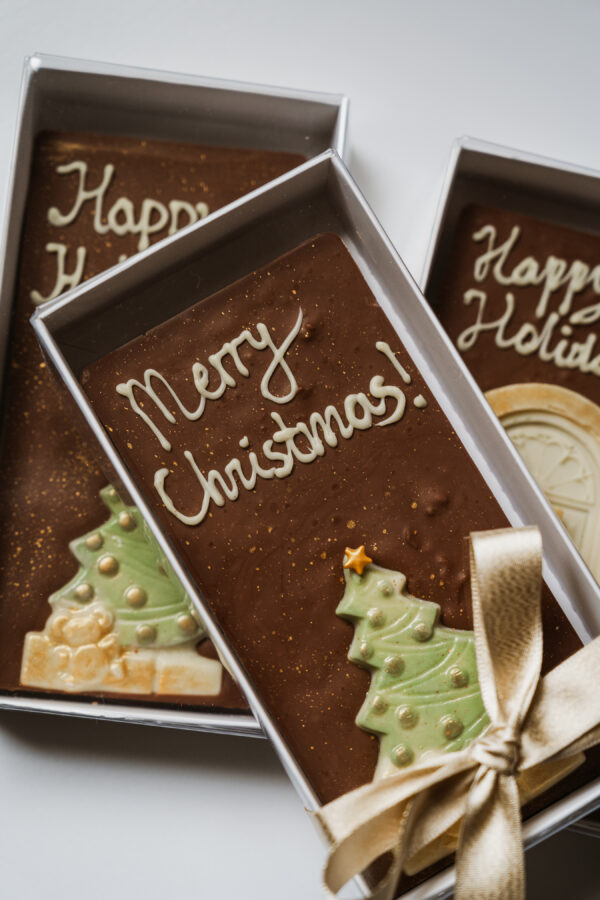 Festive Large Chocolate Card | Milk chocolate with spices and toffee pieces | 100g - Image 2