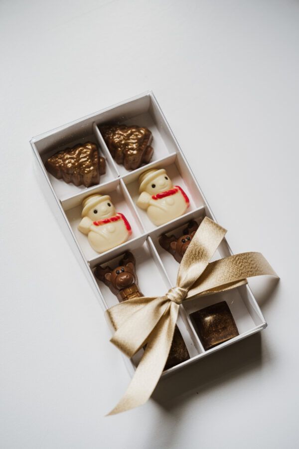 Festive Chocolate Bonbons Large Box | 8 pieces