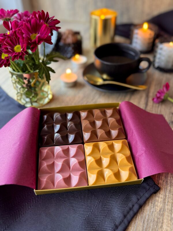 SELFLOVA Tasting Chocolate box | 4 mini blocks