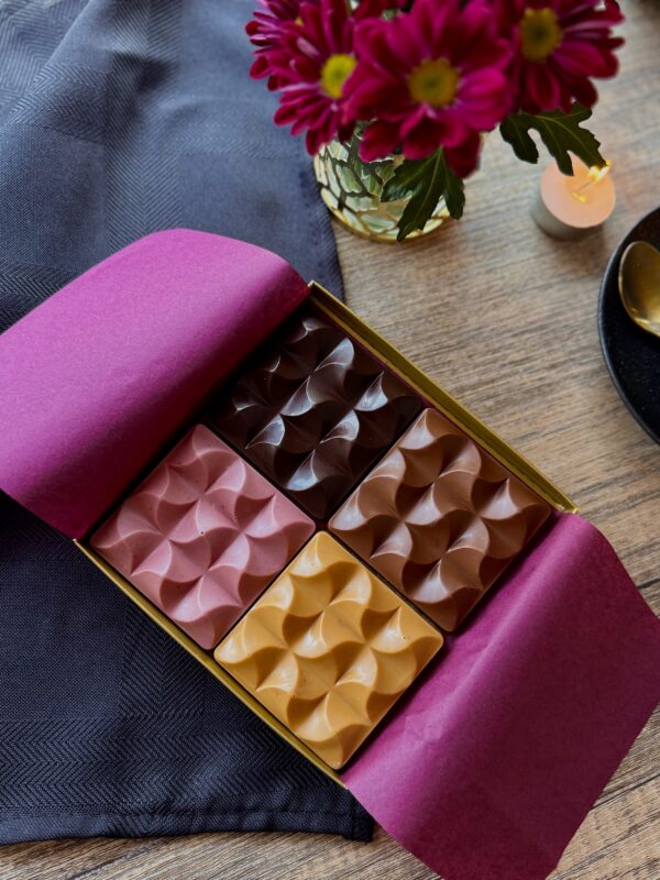 SELFLOVA Tasting Chocolate box | 4 mini blocks - Image 2